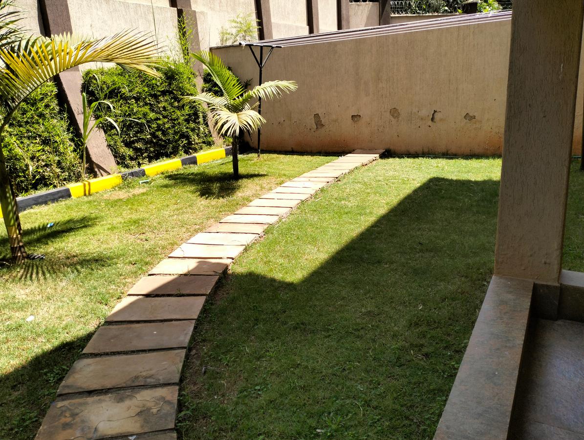 5 Bed Townhouse with En Suite in Lavington - 3
