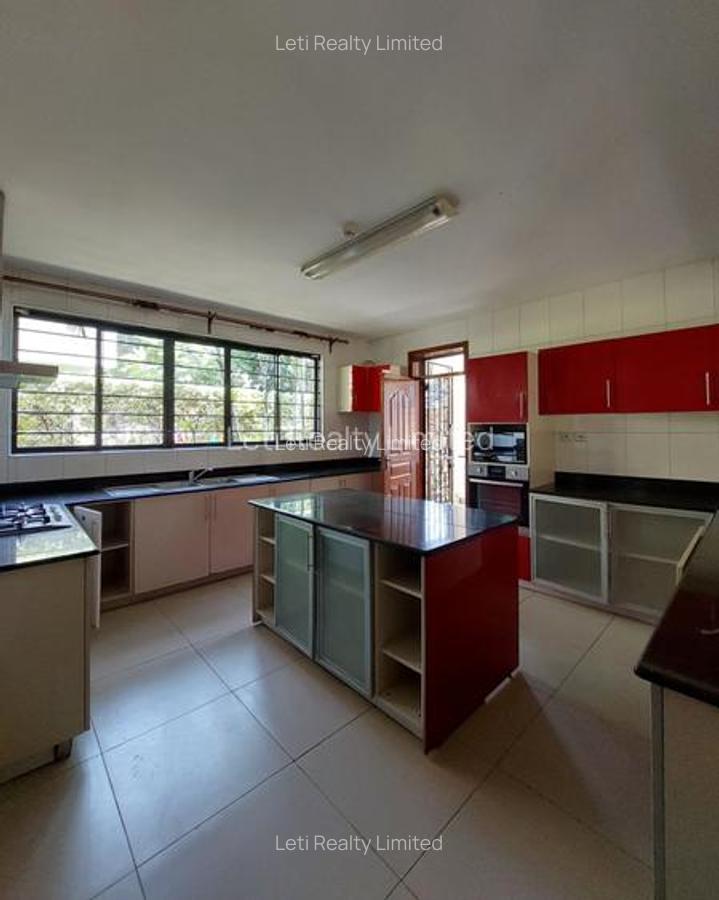 5 Bed Townhouse with En Suite in Lavington - 6