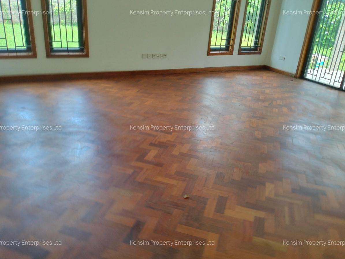 6 Bed Townhouse with En Suite in Lavington - 12