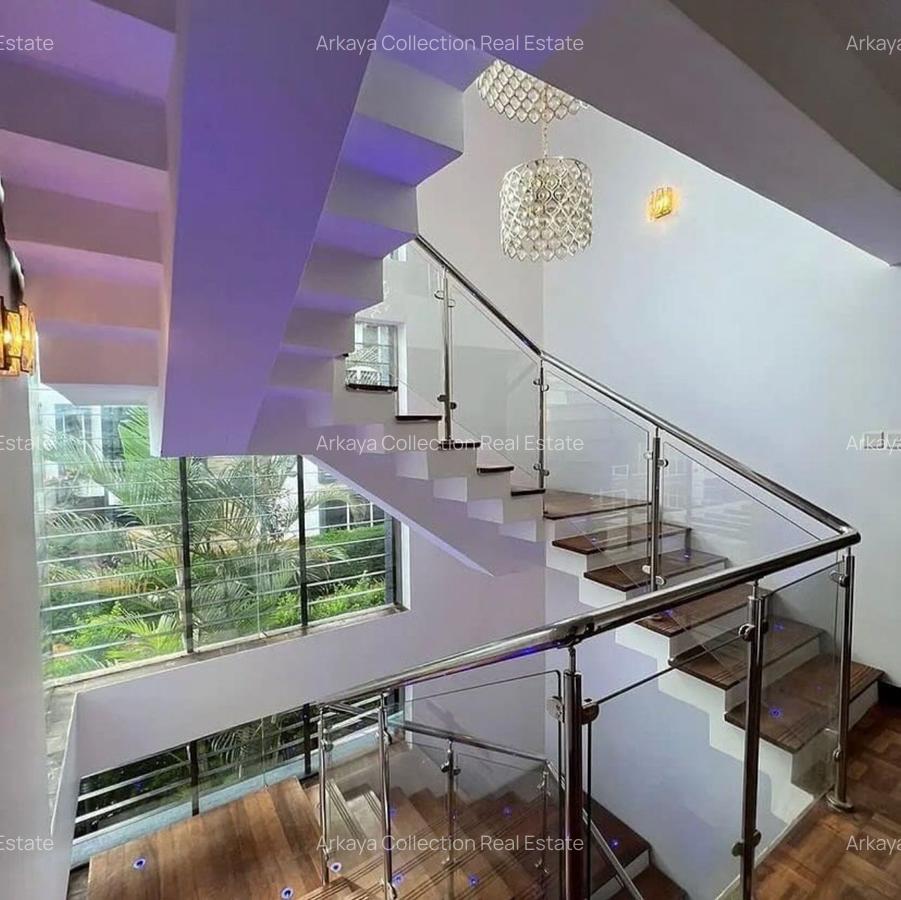 5 Bed Villa with En Suite in Lavington - 6