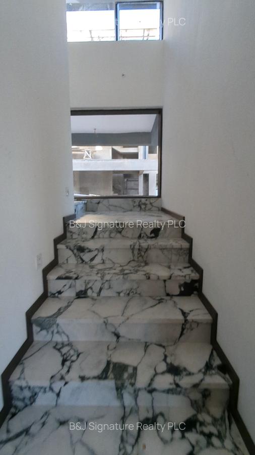 5 Bed Townhouse with En Suite in Lavington - 7