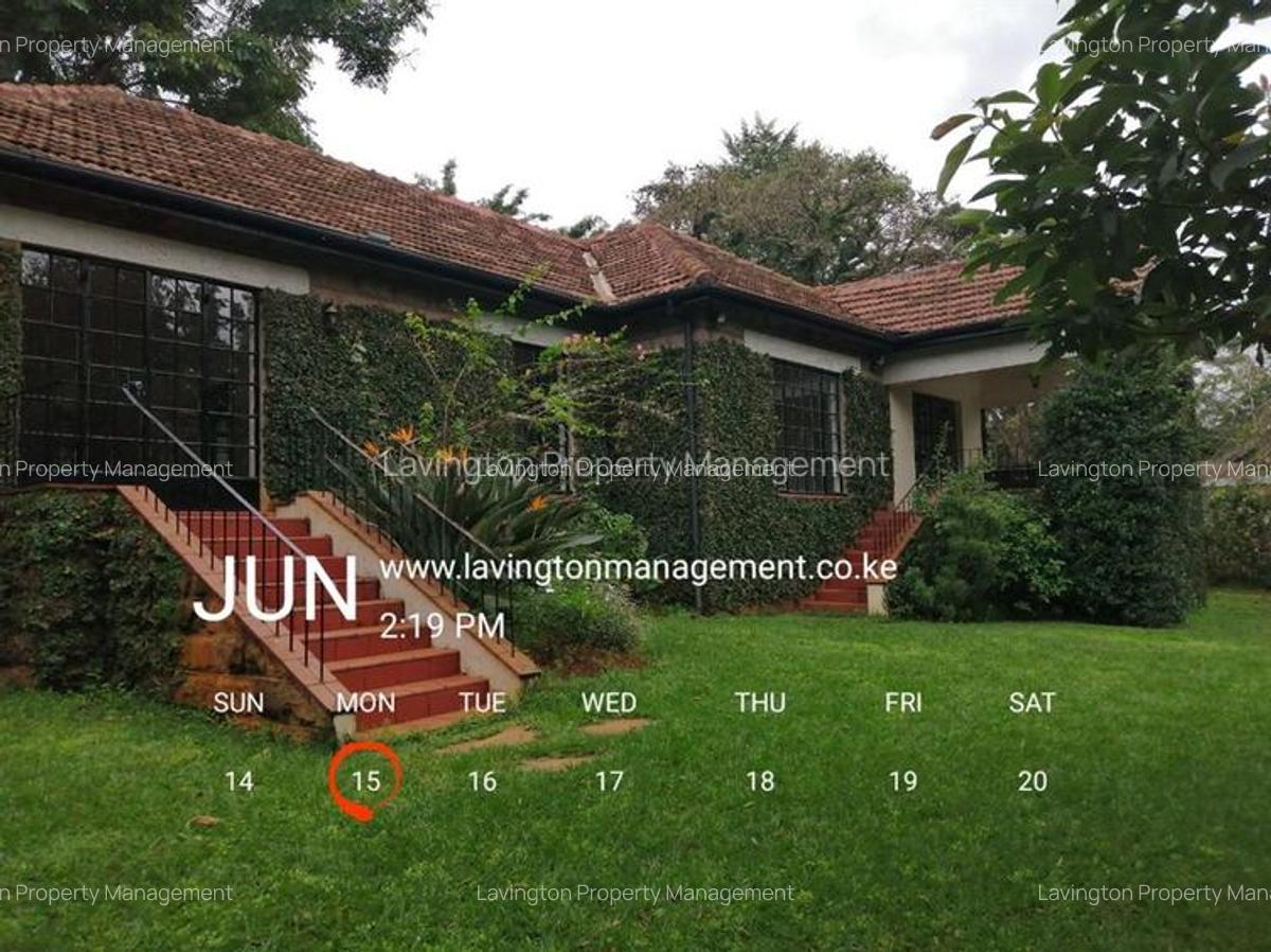 4 Bed House with En Suite at Lavington Green - 19