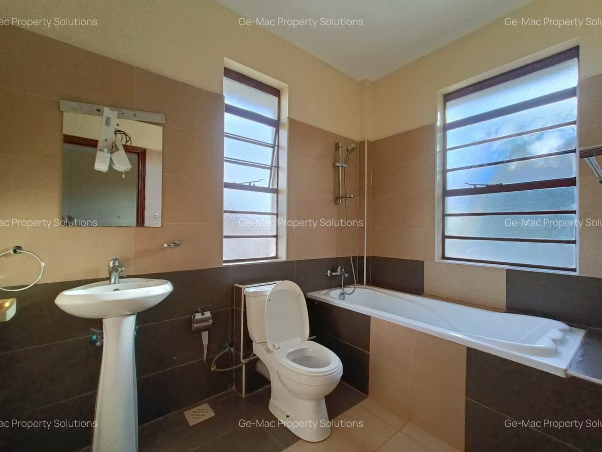4 Bed House with En Suite in Runda - 13