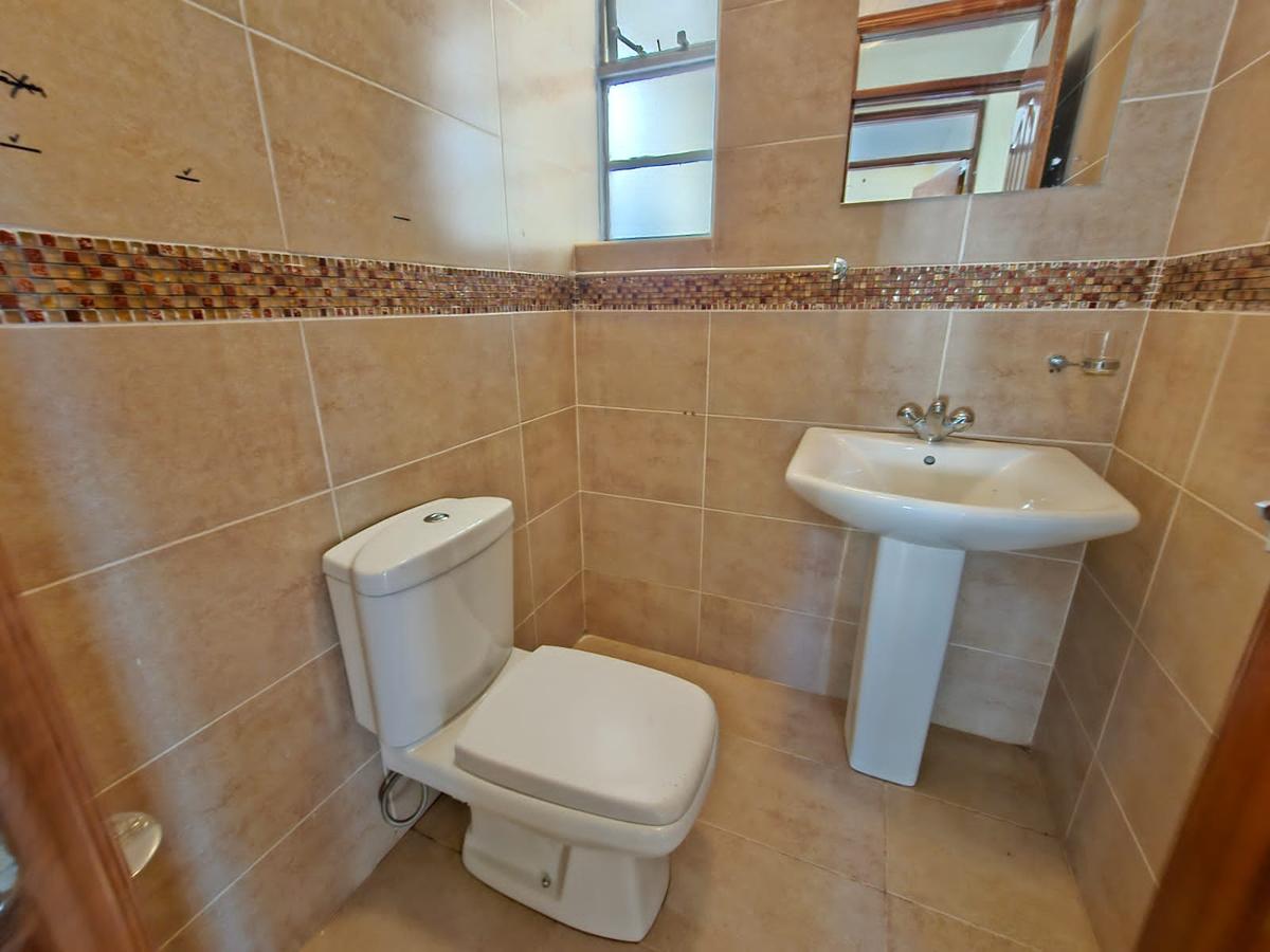 5 Bed Townhouse with En Suite in Lavington - 6