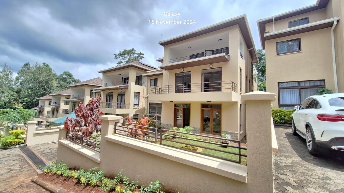 5 Bed Townhouse with En Suite in Lavington - 4