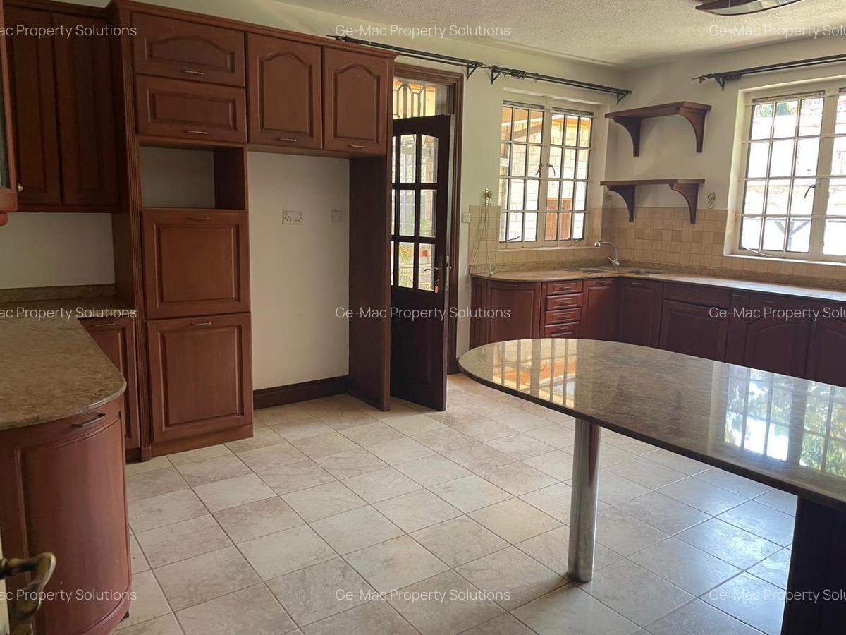 5 Bed House with En Suite in Runda - 9