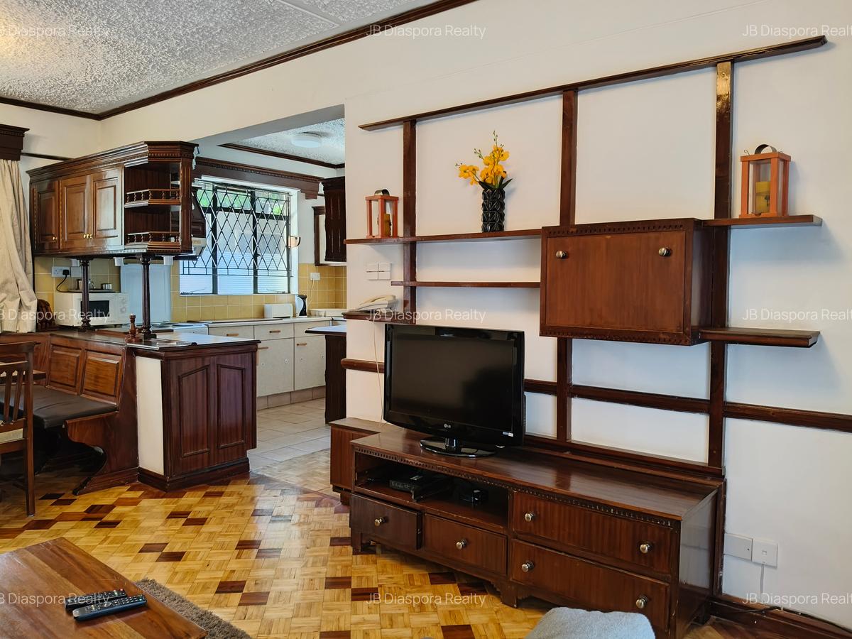 Serviced 1 Bed Apartment with En Suite at Rhaphta Road - 2