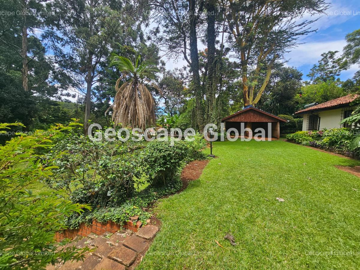 4 Bed House with En Suite in Rosslyn - 8