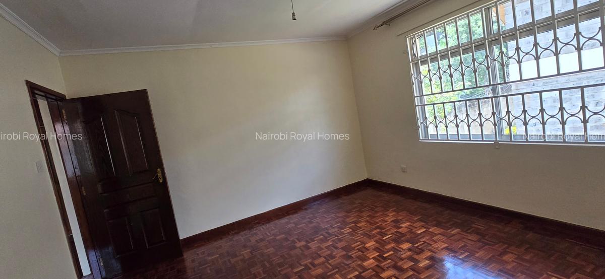 5 Bed Townhouse with En Suite at Lavington Green - 16