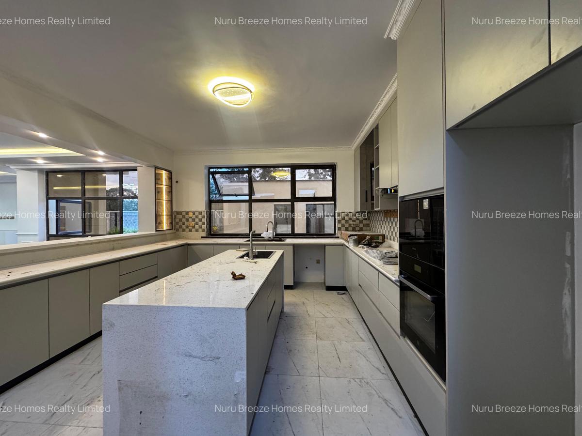 5 Bed Townhouse with En Suite in Karen - 3