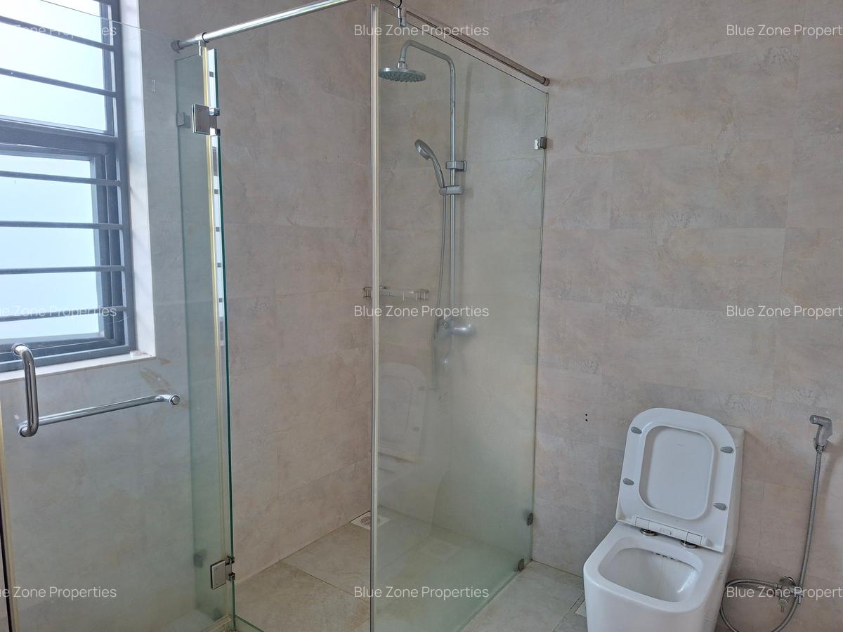 4 Bed Townhouse with En Suite at Off Glory Rd - 16