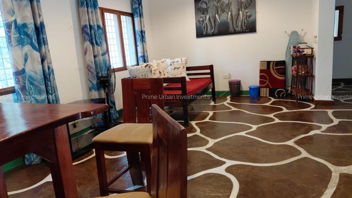 5 Bed Villa with En Suite in Watamu - 14