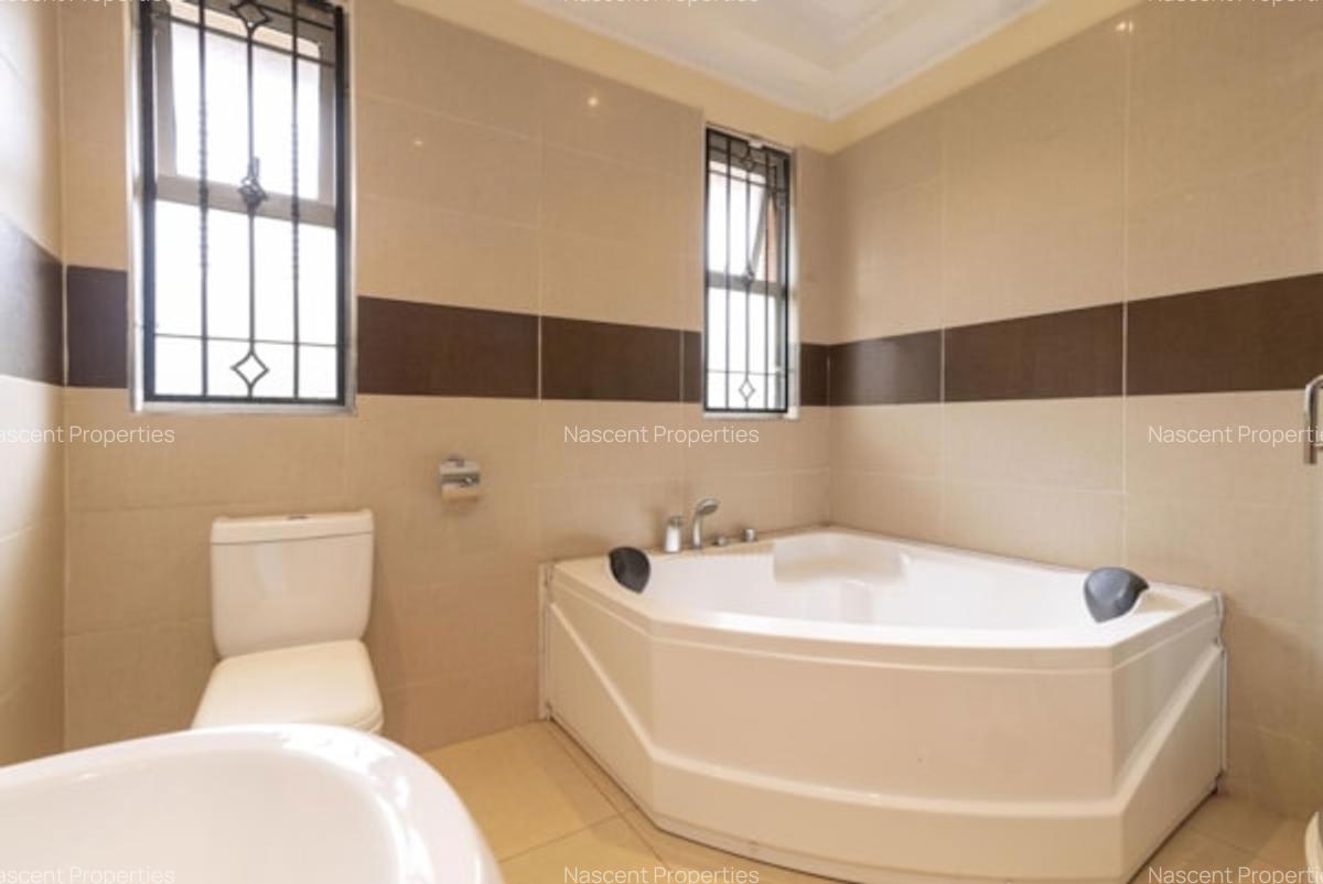 4 Bed House with En Suite in Runda - 10