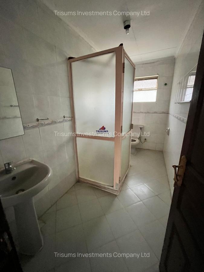 3 Bed Apartment with En Suite in Kilimani - 16
