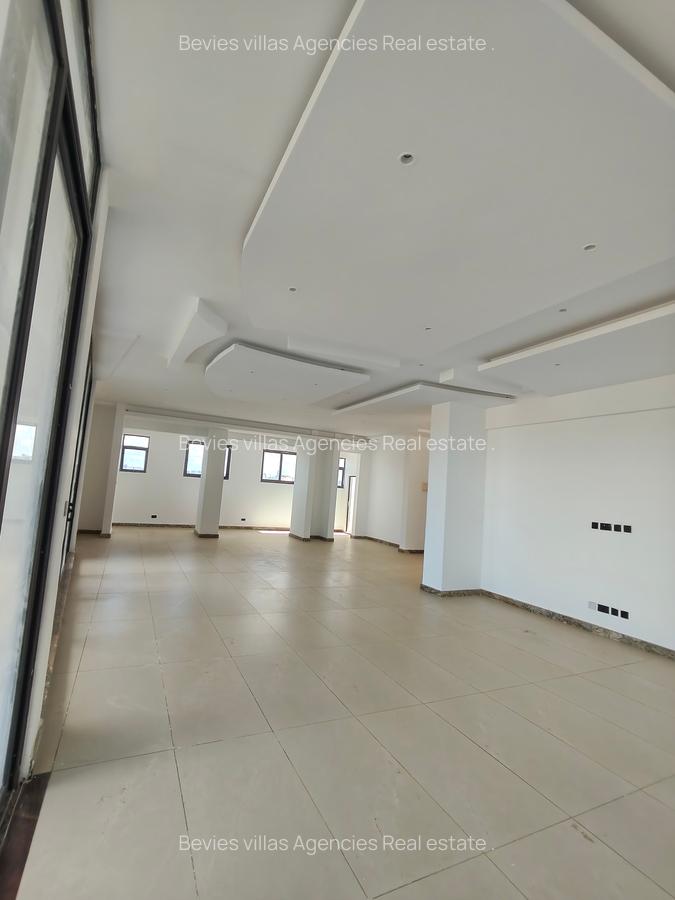 4 Bed Apartment with En Suite at Riverside - 13