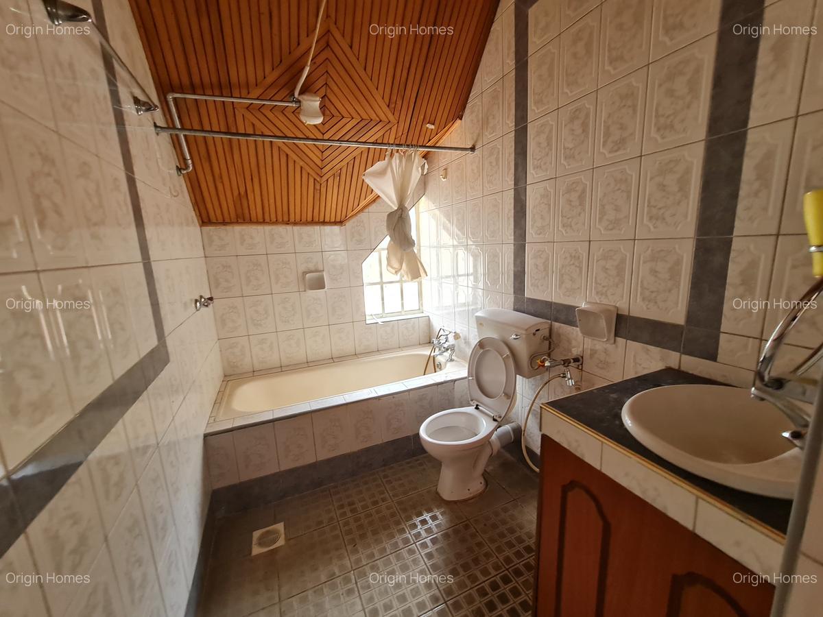 5 Bed Townhouse with En Suite at Westlands - 16