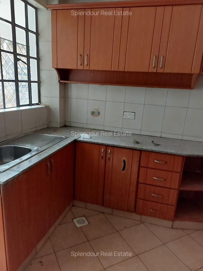 3 Bed Apartment with En Suite in Parklands - 11