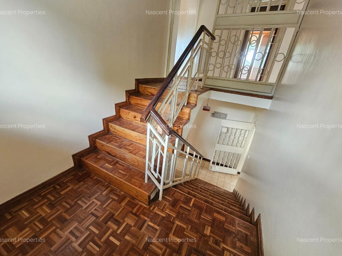 4 Bed House with En Suite in Runda - 9