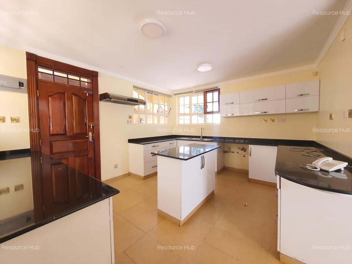 5 Bed House with En Suite at Kyuna - 3