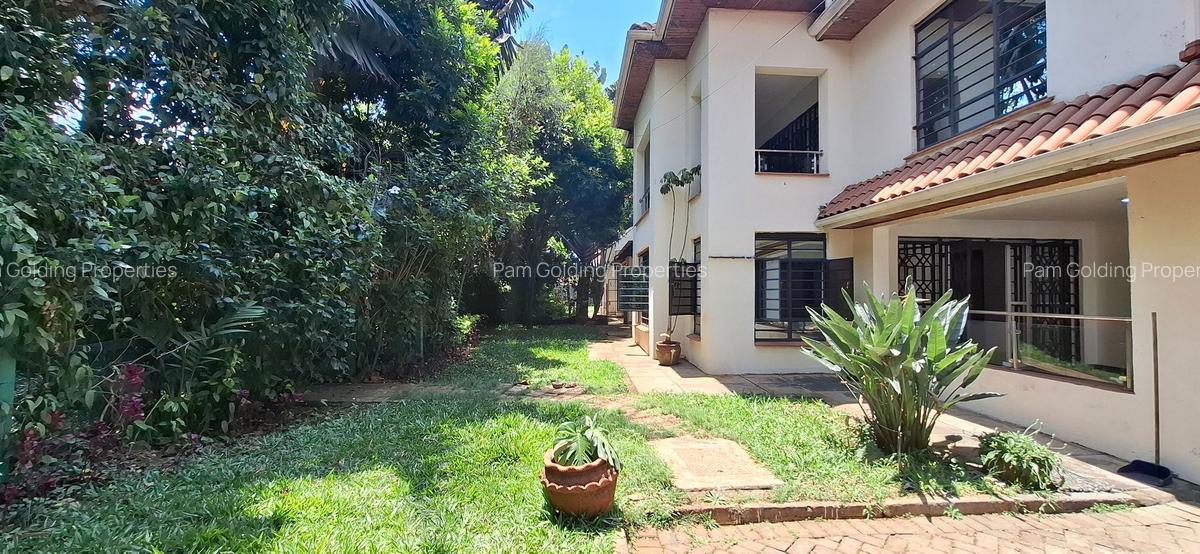 4 Bed House at Ridgeways Road - 14