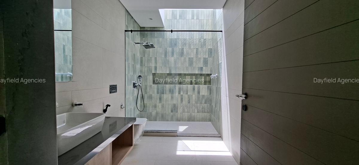 5 Bed House with En Suite at Off Grevillea Grove - 13