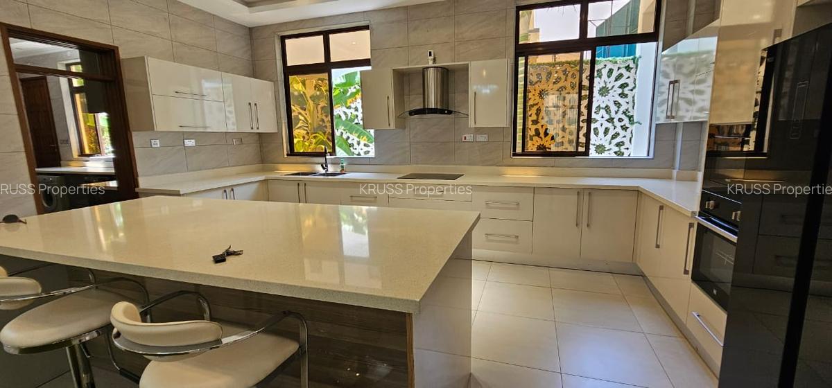 6 Bed House with En Suite at Hr92 - 5