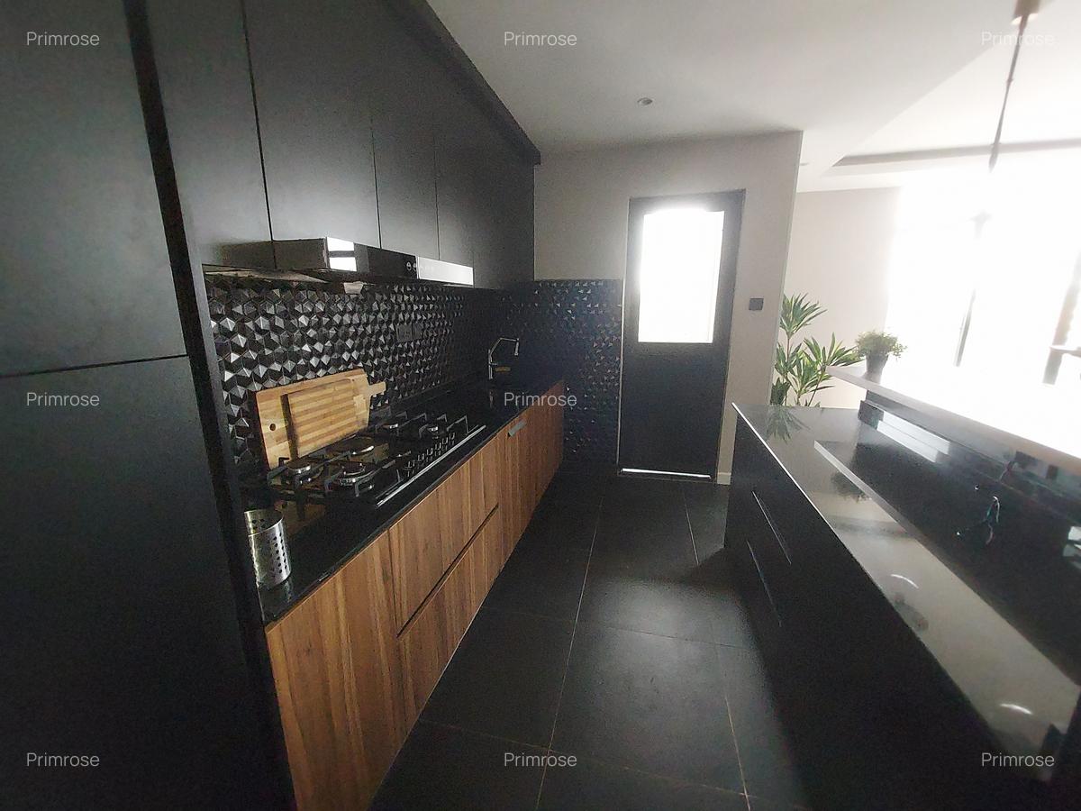 2 Bed Apartment with En Suite in Brookside - 6