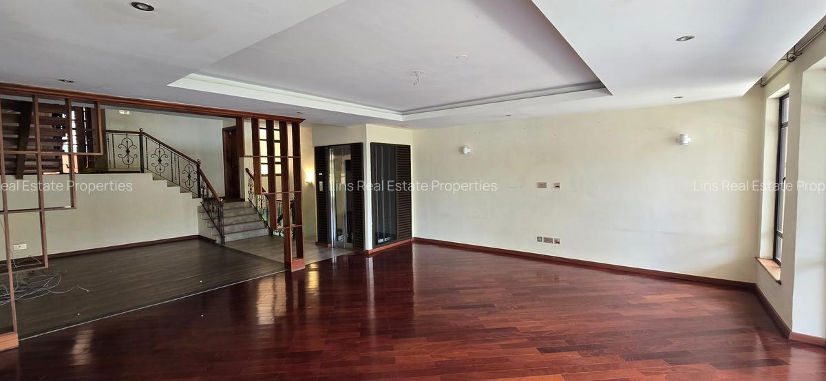 5 Bed Townhouse with En Suite in Lavington - 6