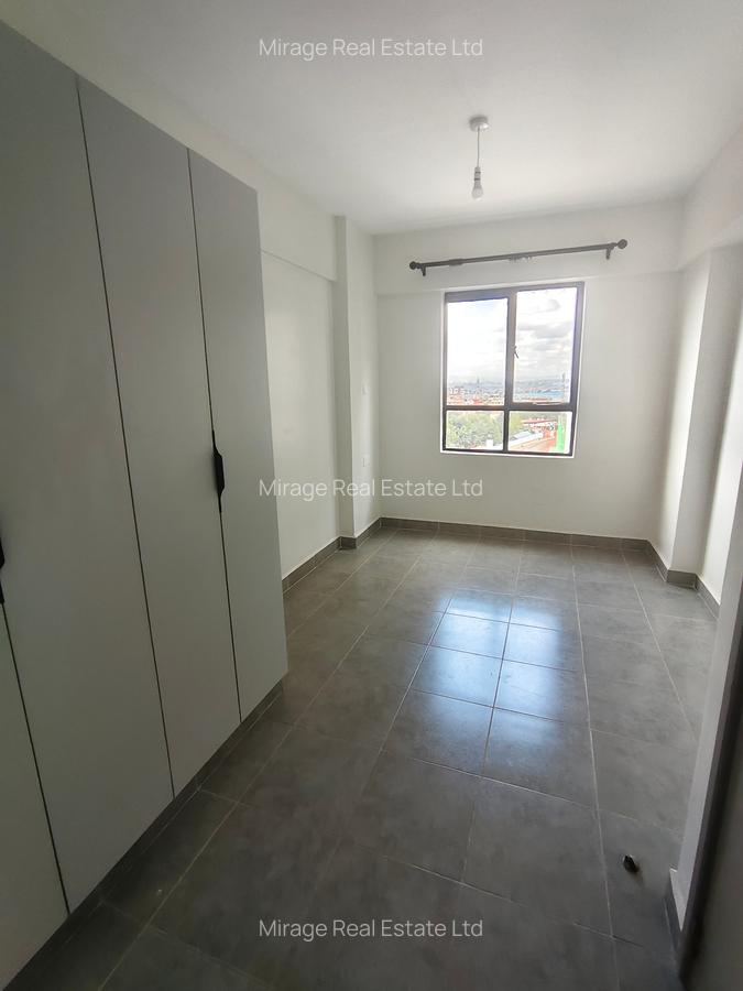 2 Bed Apartment with Swimming Pool in Garden Estate - 11