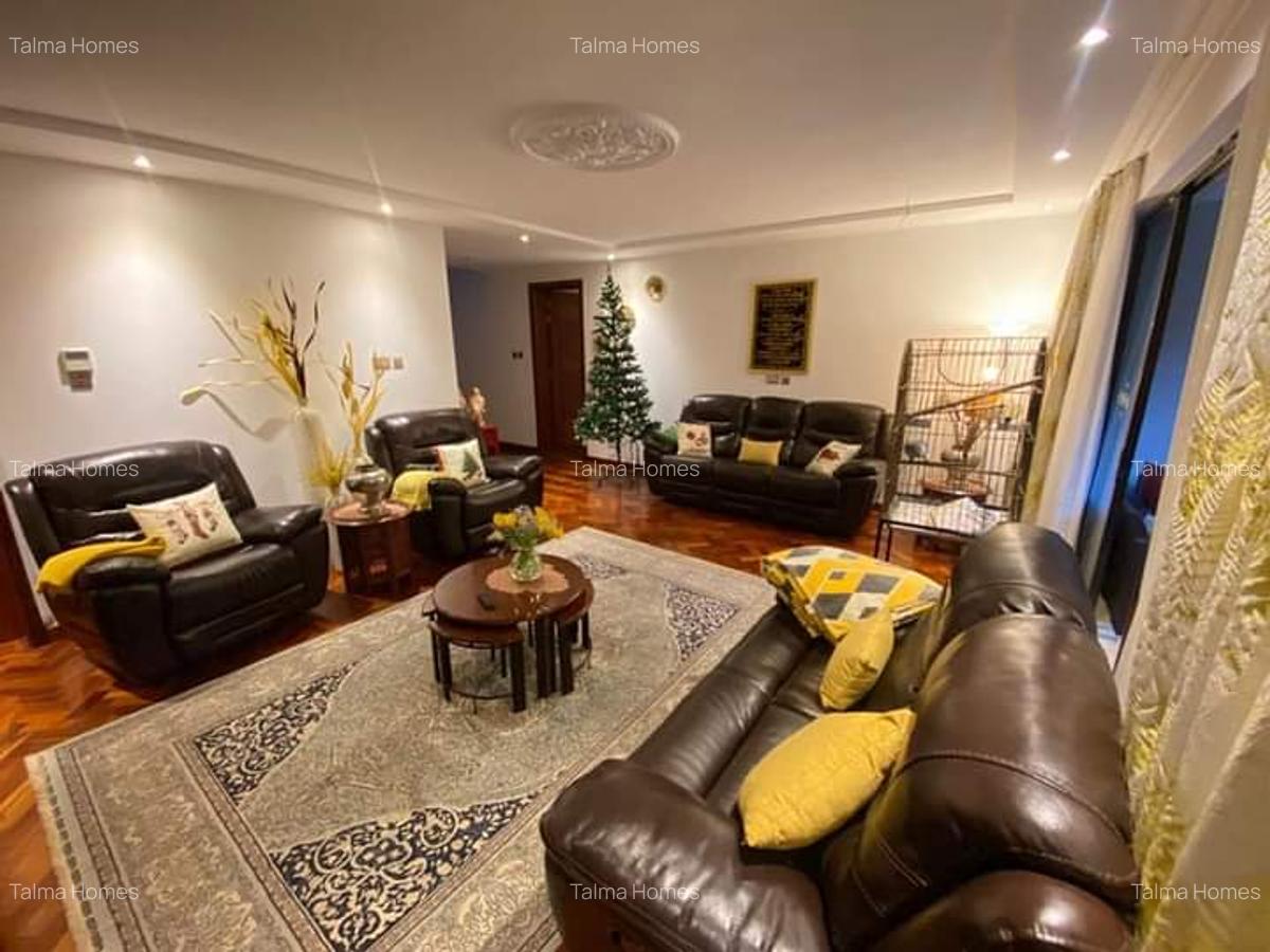 5 Bed Townhouse with En Suite at Lavington - 7