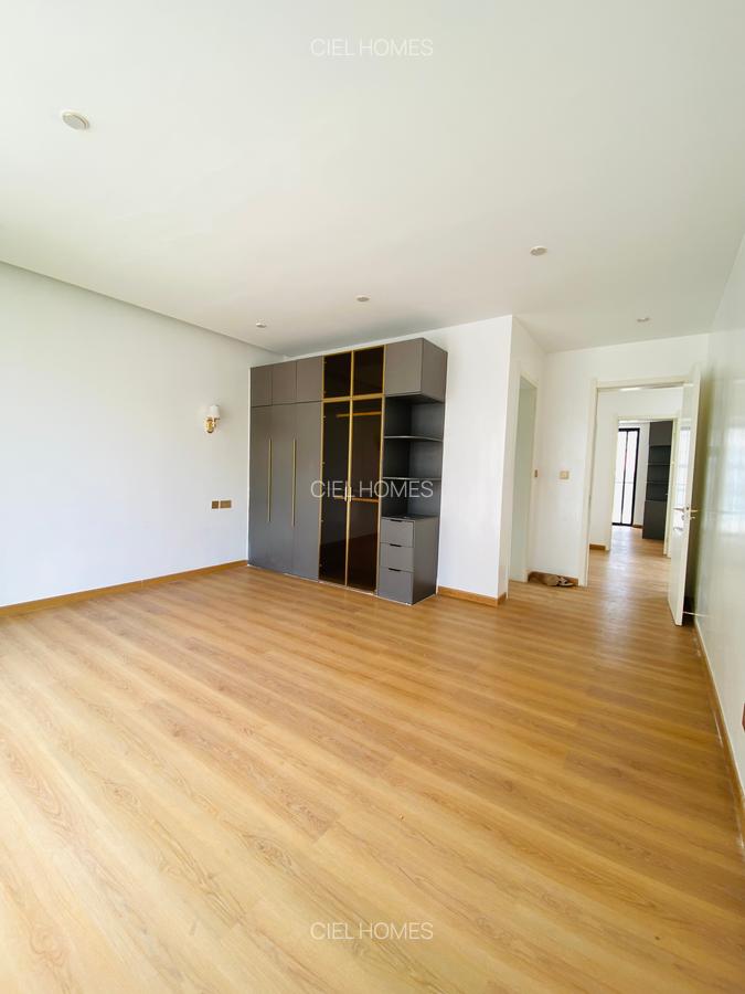 5 Bed Villa with Garden in Lavington - 12