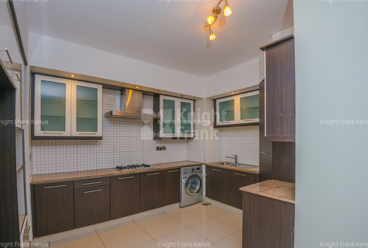 3 Bed Apartment with En Suite in Westlands Area - 4