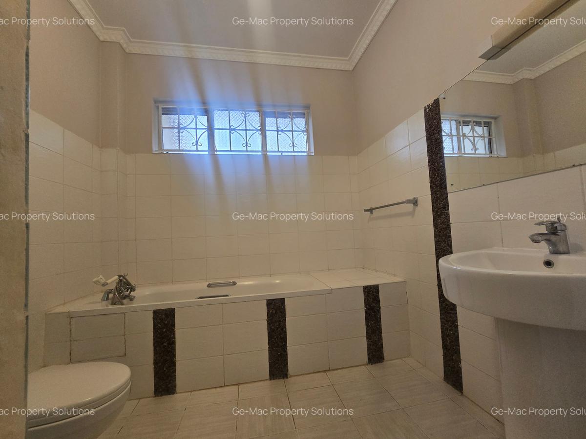 4 Bed House with En Suite in Runda - 6