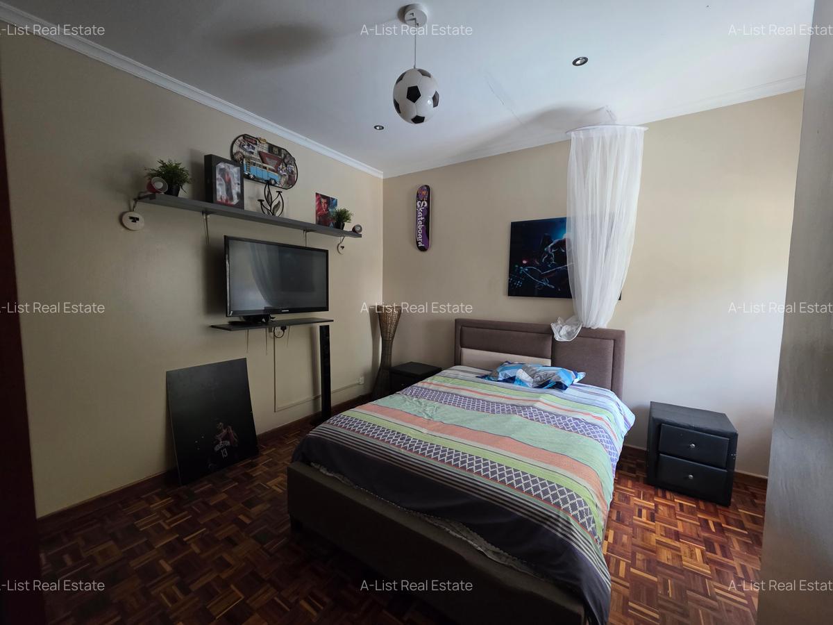 5 Bed Townhouse with En Suite at Lavington - 17