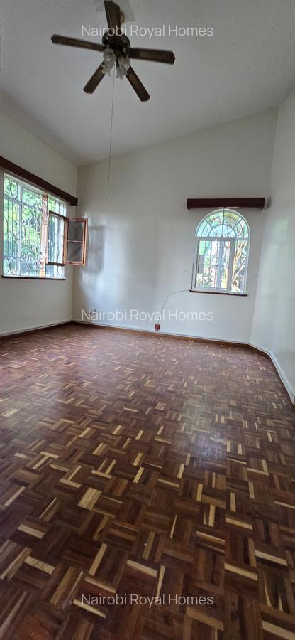 5 Bed House with En Suite at Redhil Close - 20