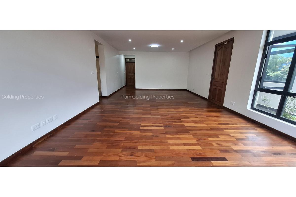 3 Bed House at Garden Estate - 9