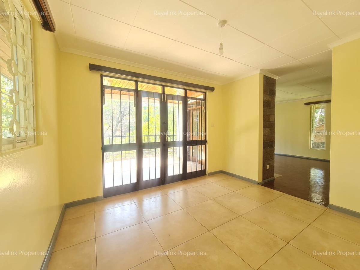 3 Bed House with En Suite at Kyuna - 8