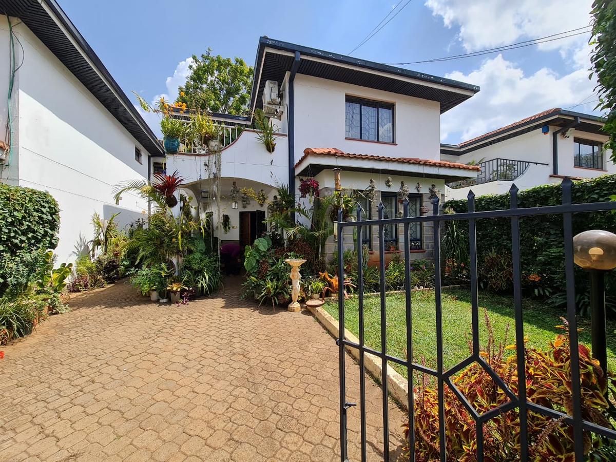 4 Bed Townhouse with En Suite at Westlands - 2