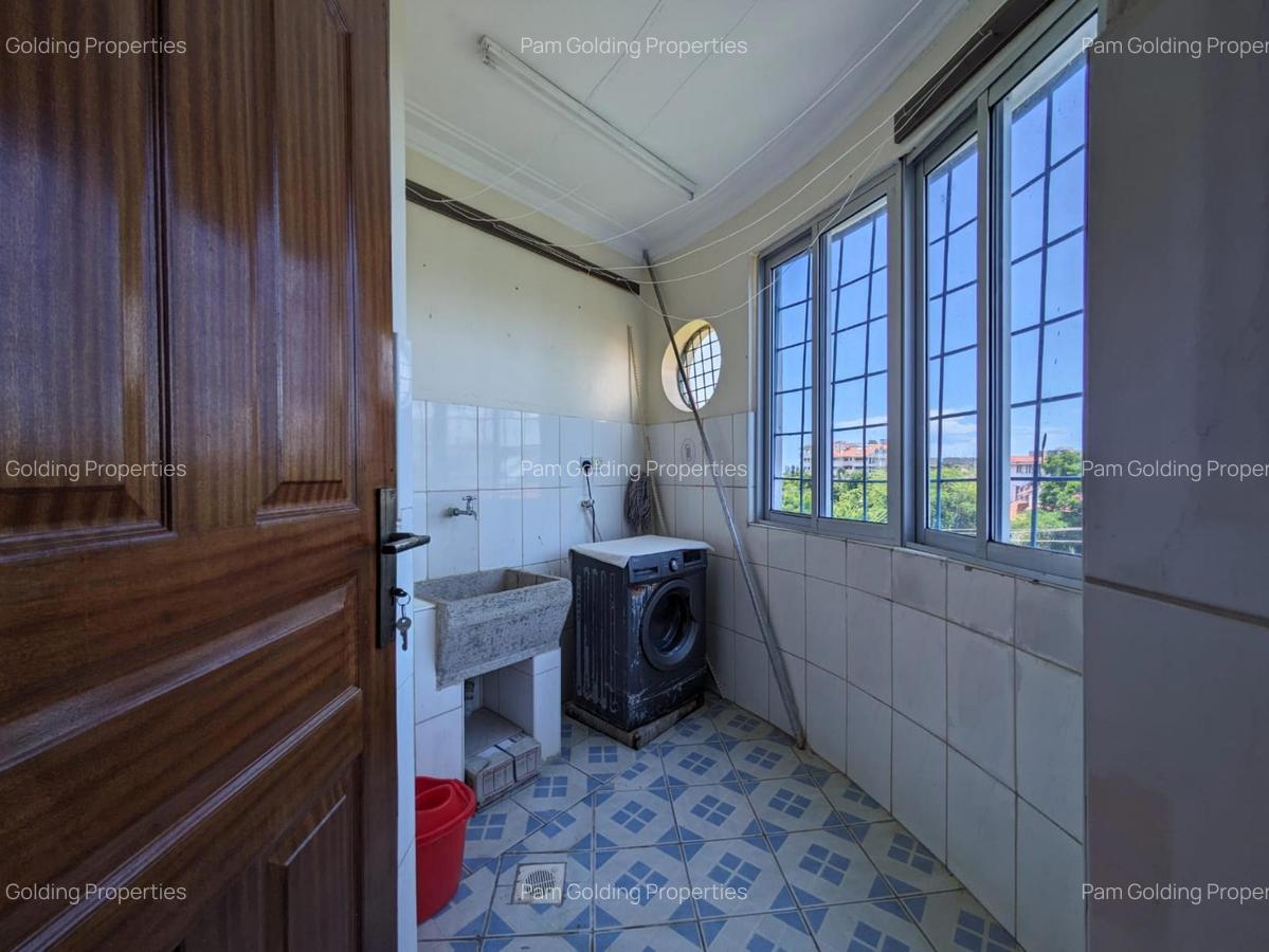 Furnished 3 Bed Apartment with En Suite at 5Th Avenue - 6