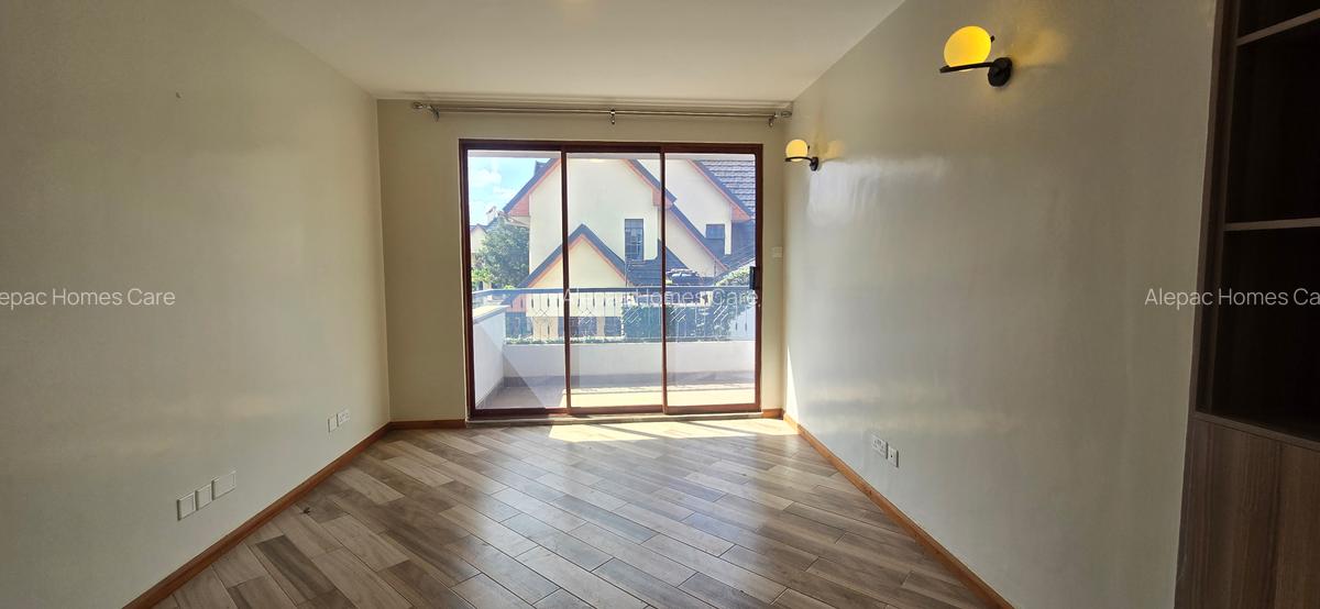 5 Bed Townhouse with En Suite at Eastern Bypass - 9