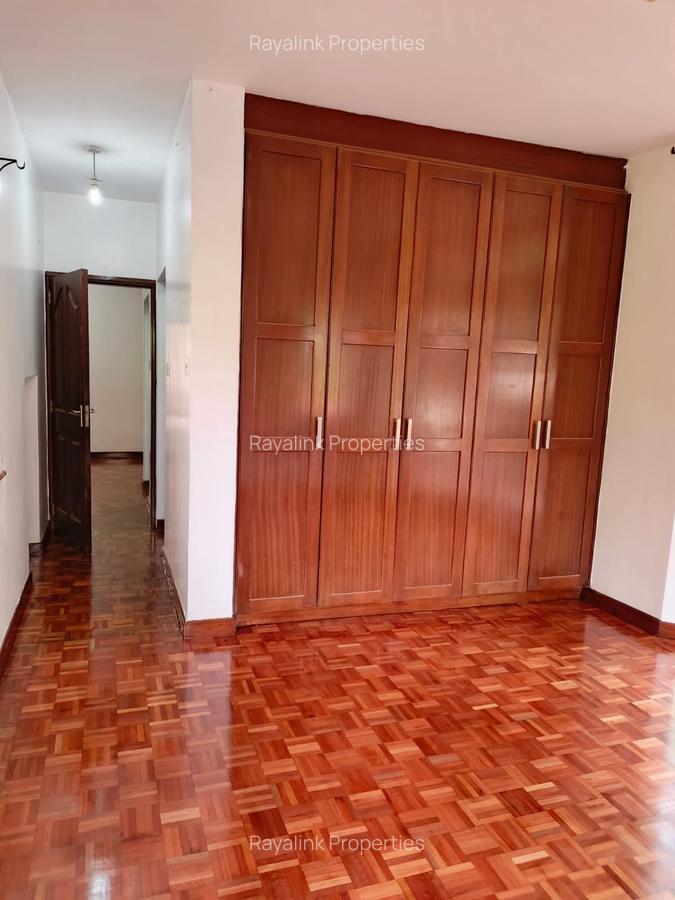 5 Bed House with En Suite at Westlands - 14