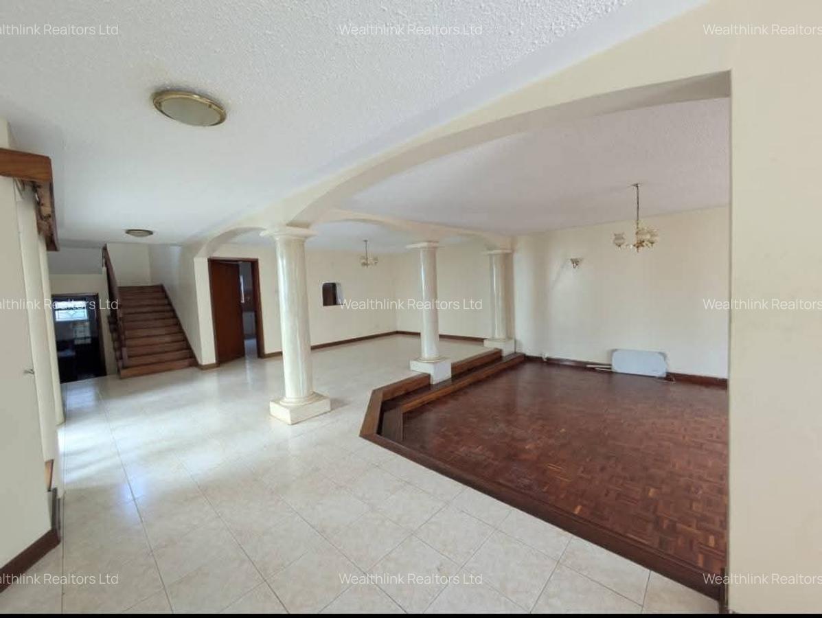 4 Bed Townhouse with En Suite at Spring Valley - 10