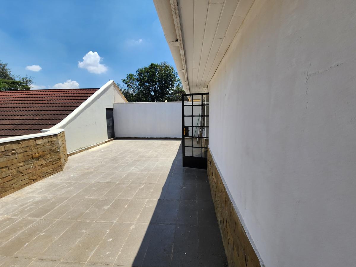 5 Bed Townhouse with En Suite in Lavington - 7