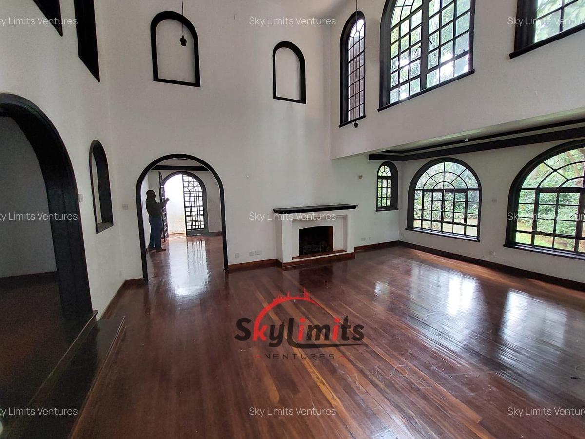 4 Bed Townhouse with En Suite in Riverside - 17