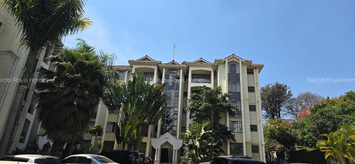 3 Bed Apartment with En Suite at Lavington - 3