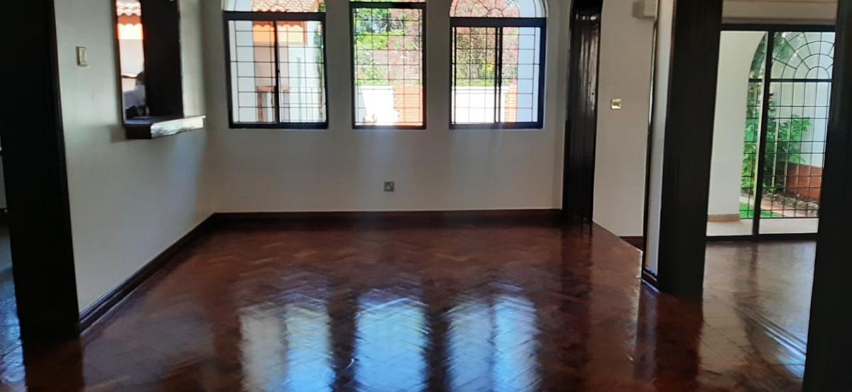 5 Bed Townhouse with En Suite in Lavington - 14