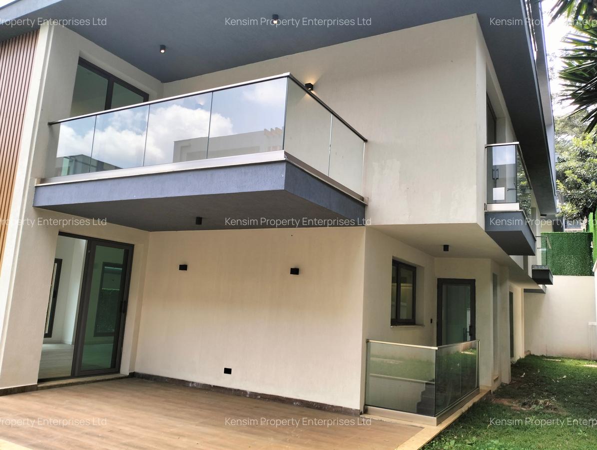 5 Bed Townhouse with En Suite in Lavington - 12