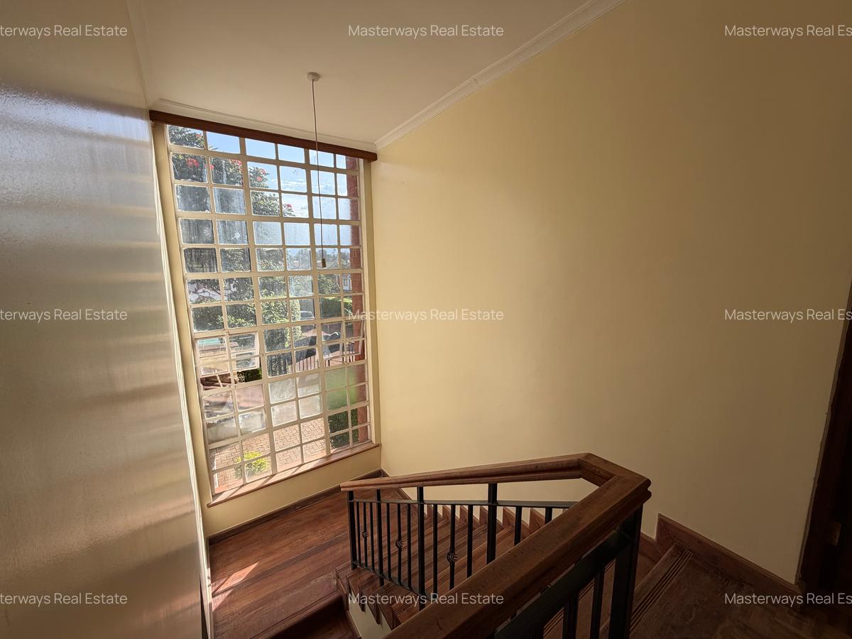 4 Bed Townhouse with En Suite in Runda - 11