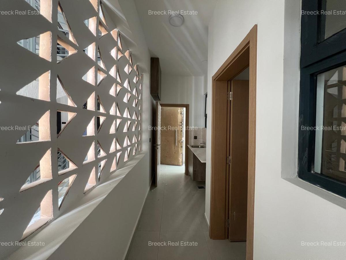 3 Bed Apartment with En Suite at Brookside Drive - 2