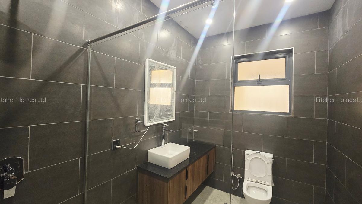 4 Bed Townhouse with En Suite in Redhill - 15